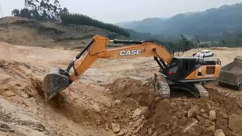 旋挖钻机软土层与硬土层施工区别解析
